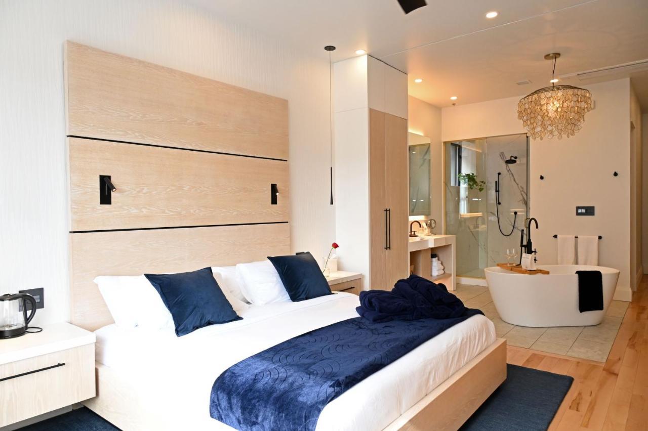 Cribs On Main Hotel Picton