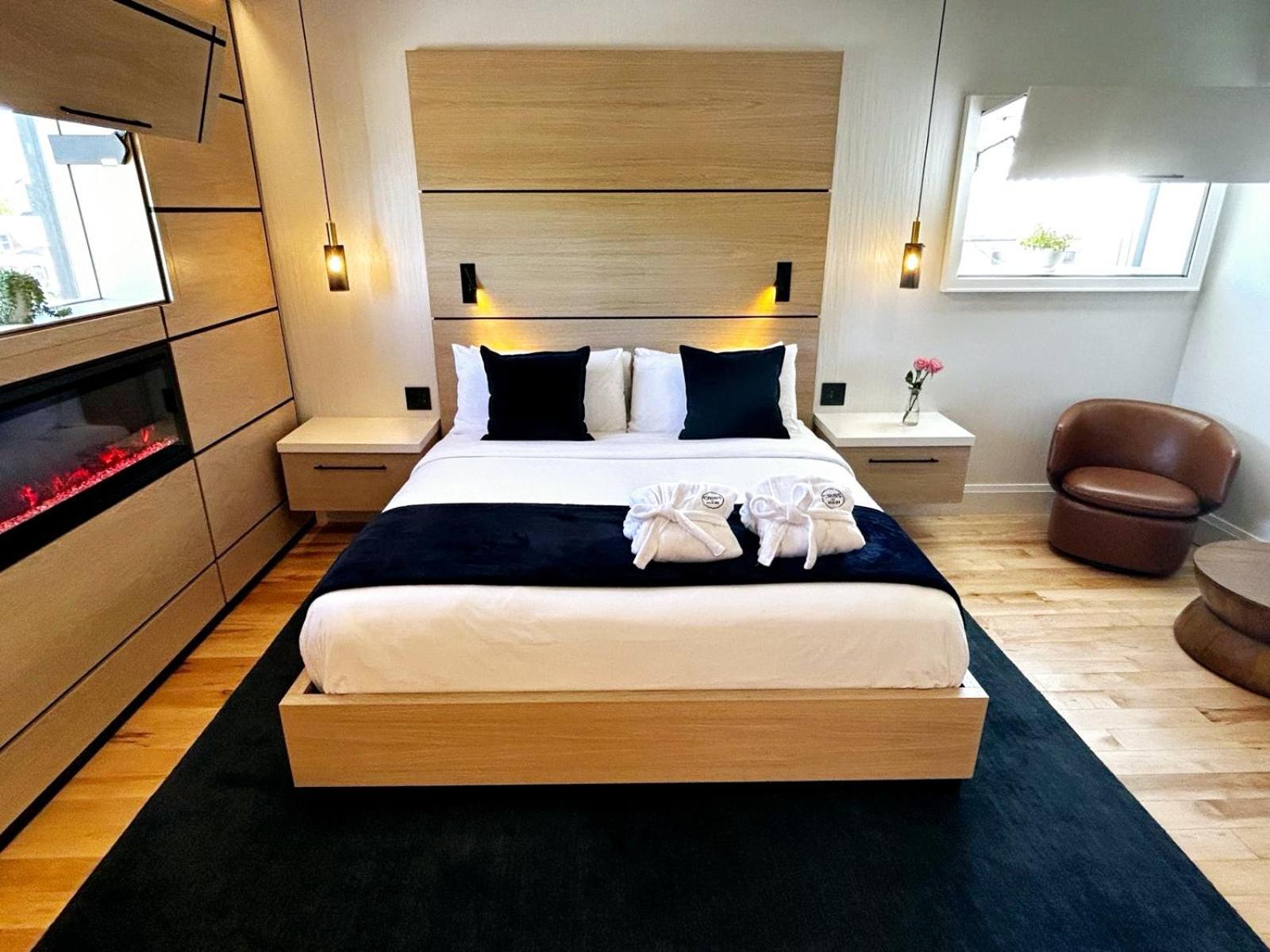 Hotel Cribs On Main Picton