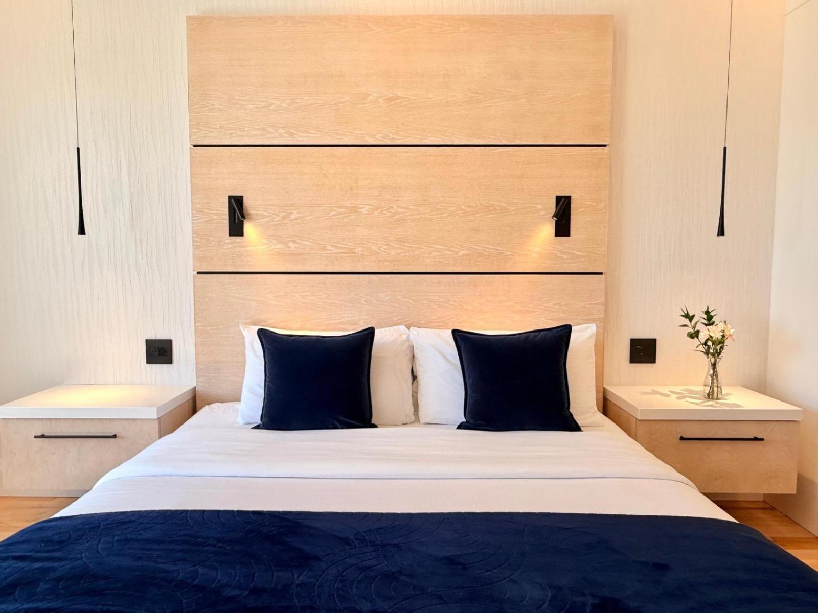 Cribs On Main 5*