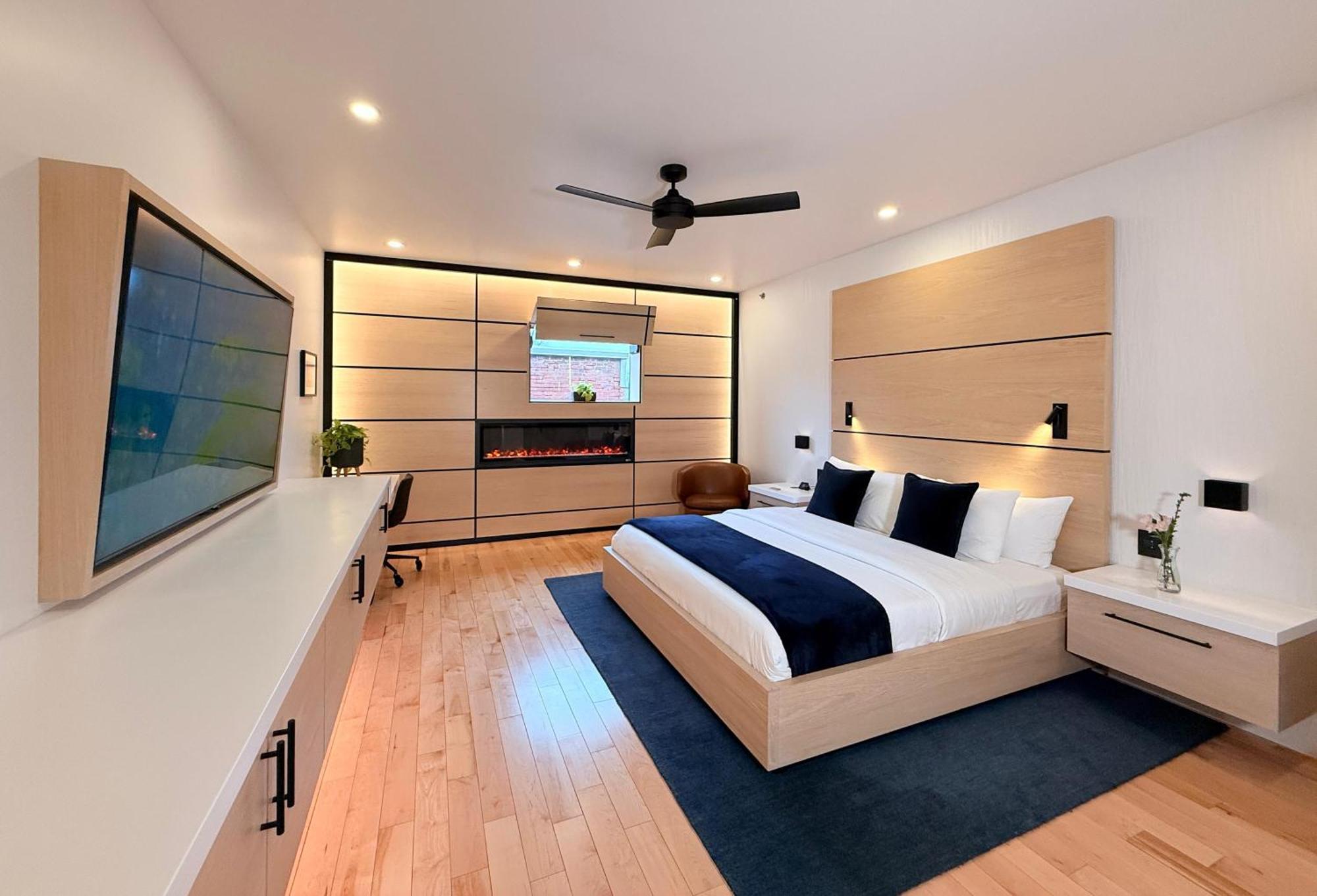 Hotel Cribs On Main 5*