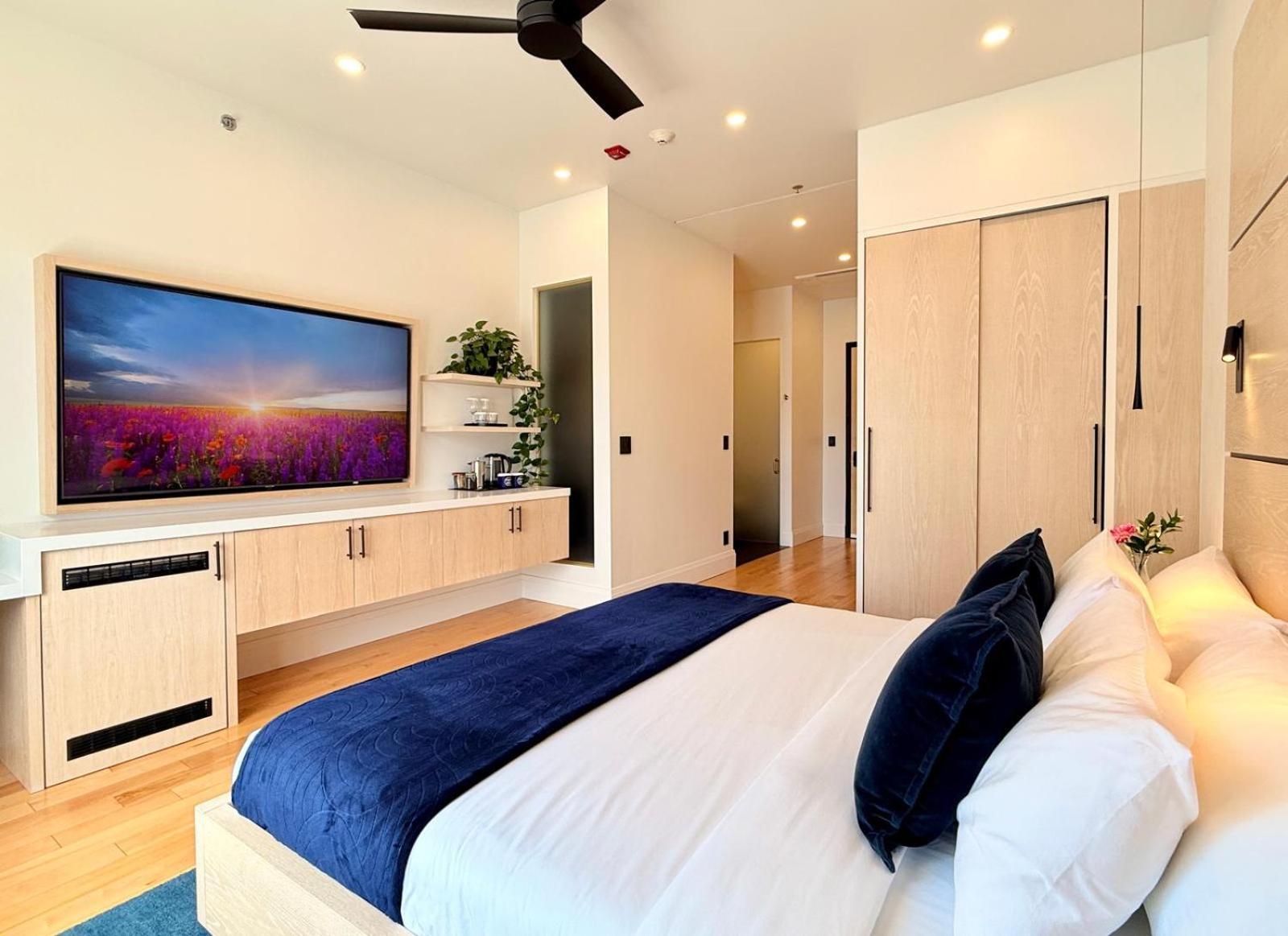 Hotel Cribs On Main Picton